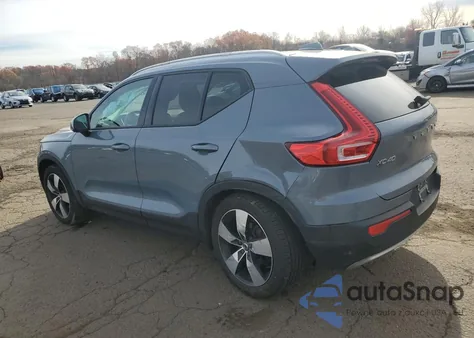 2020 Volvo Xc40 T5 Momentum z USA, uszkodzony, nr VIN YV4162UK5L2325825
